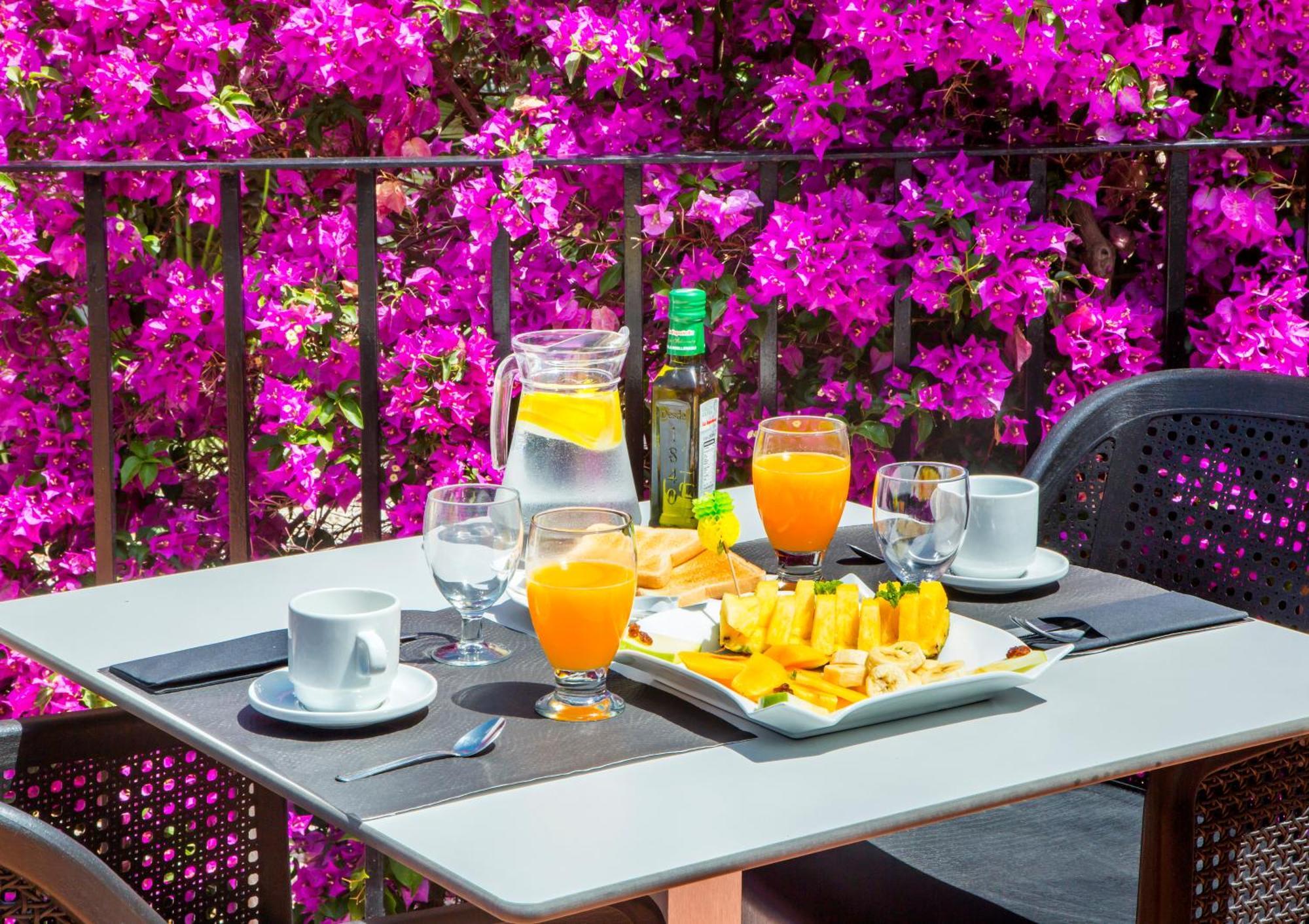 Апартаменты Complejo Bellavista Residencial Пего Экстерьер фото